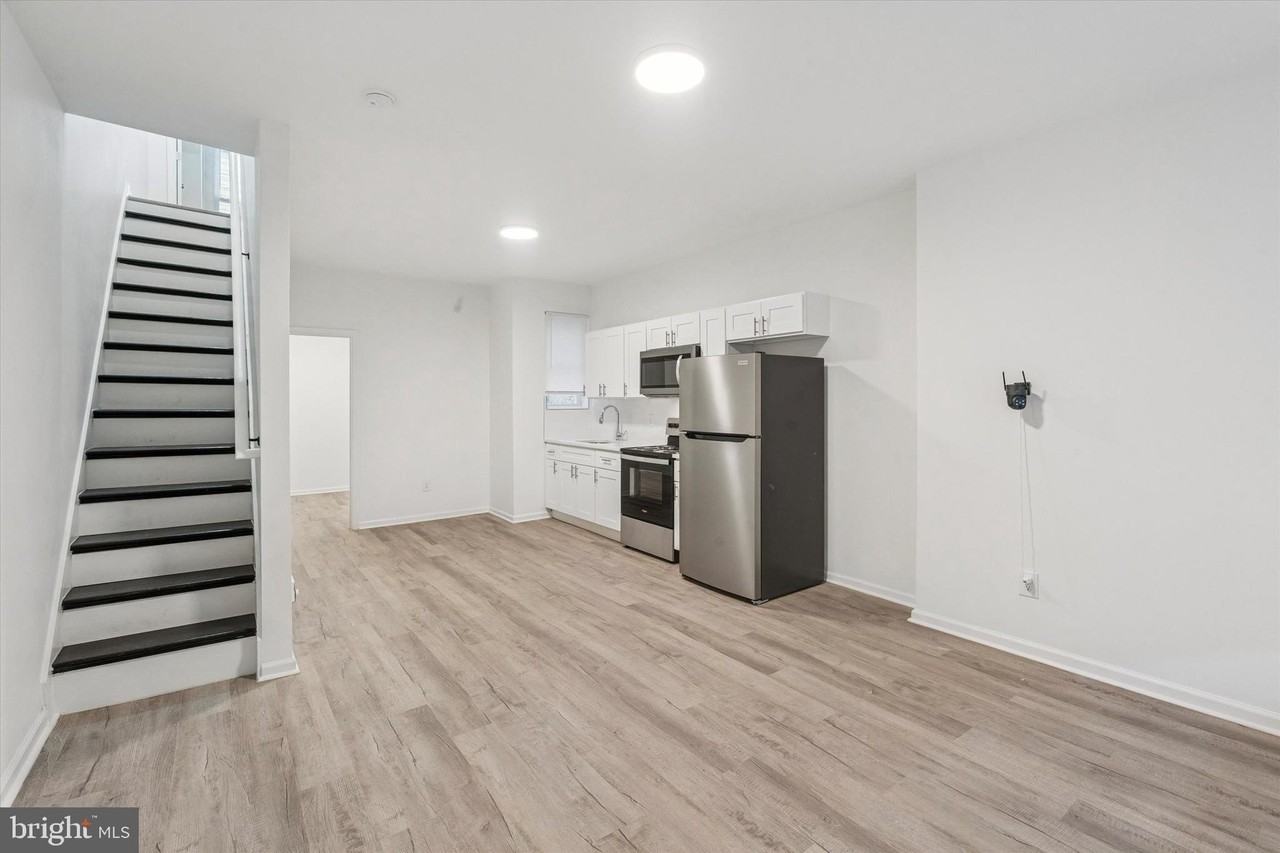 1529 N Hollywood St - Photo 2 of 20