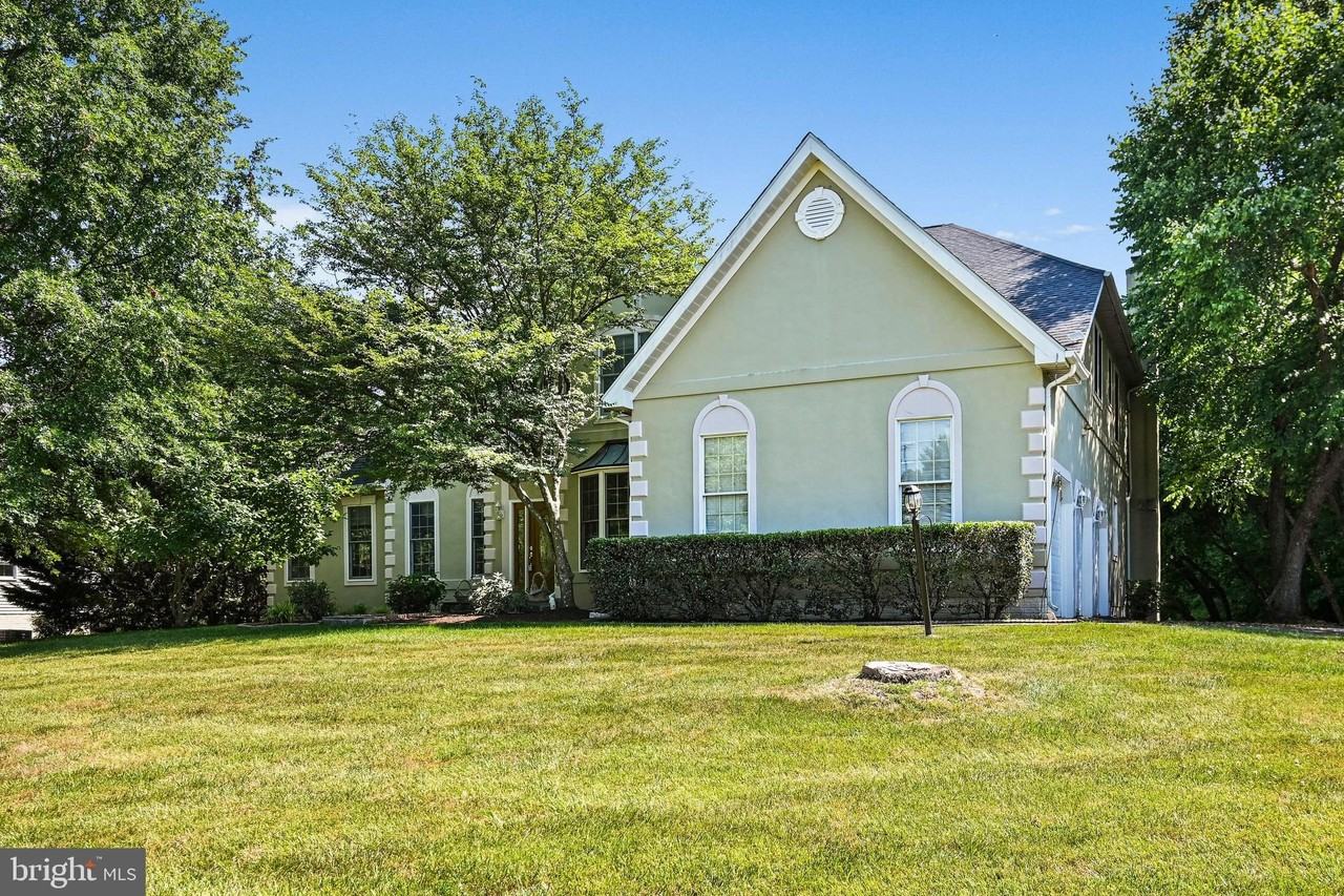 10509 Dunn Meadow Rd - Photo 3 of 50