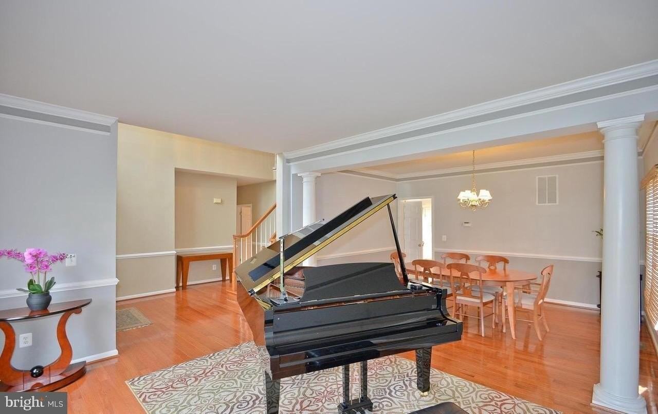 2821 Thistleberry Ct - Photo 4 of 30