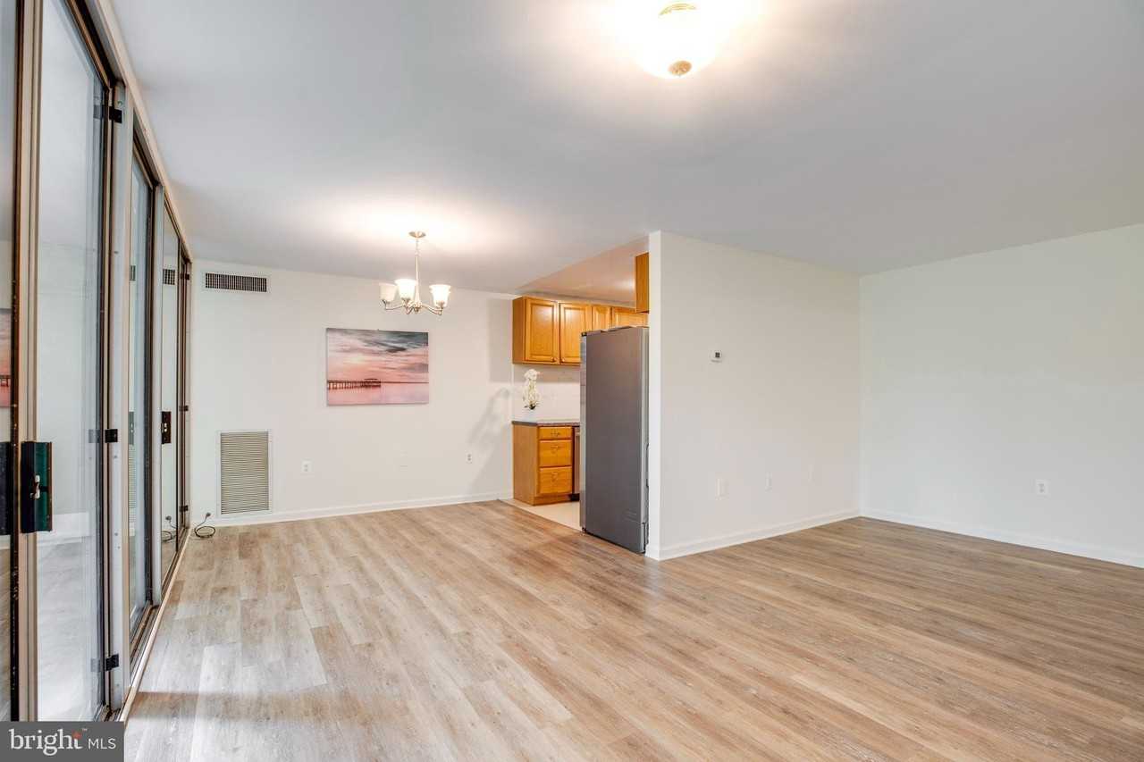 4415 Briarwood Ct N Apt 53 #53 - Photo 7 of 16