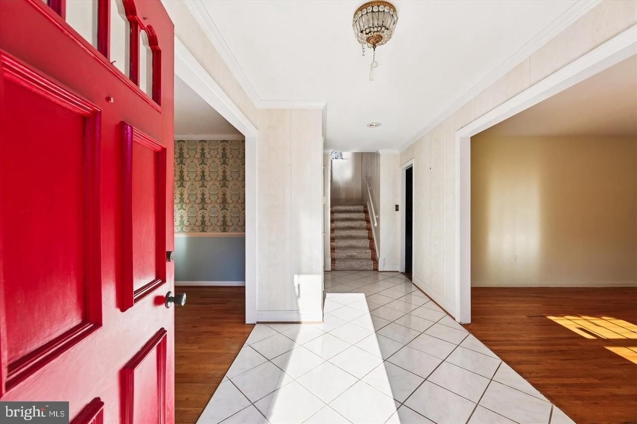 8510 Browning Ct - Photo 7 of 23