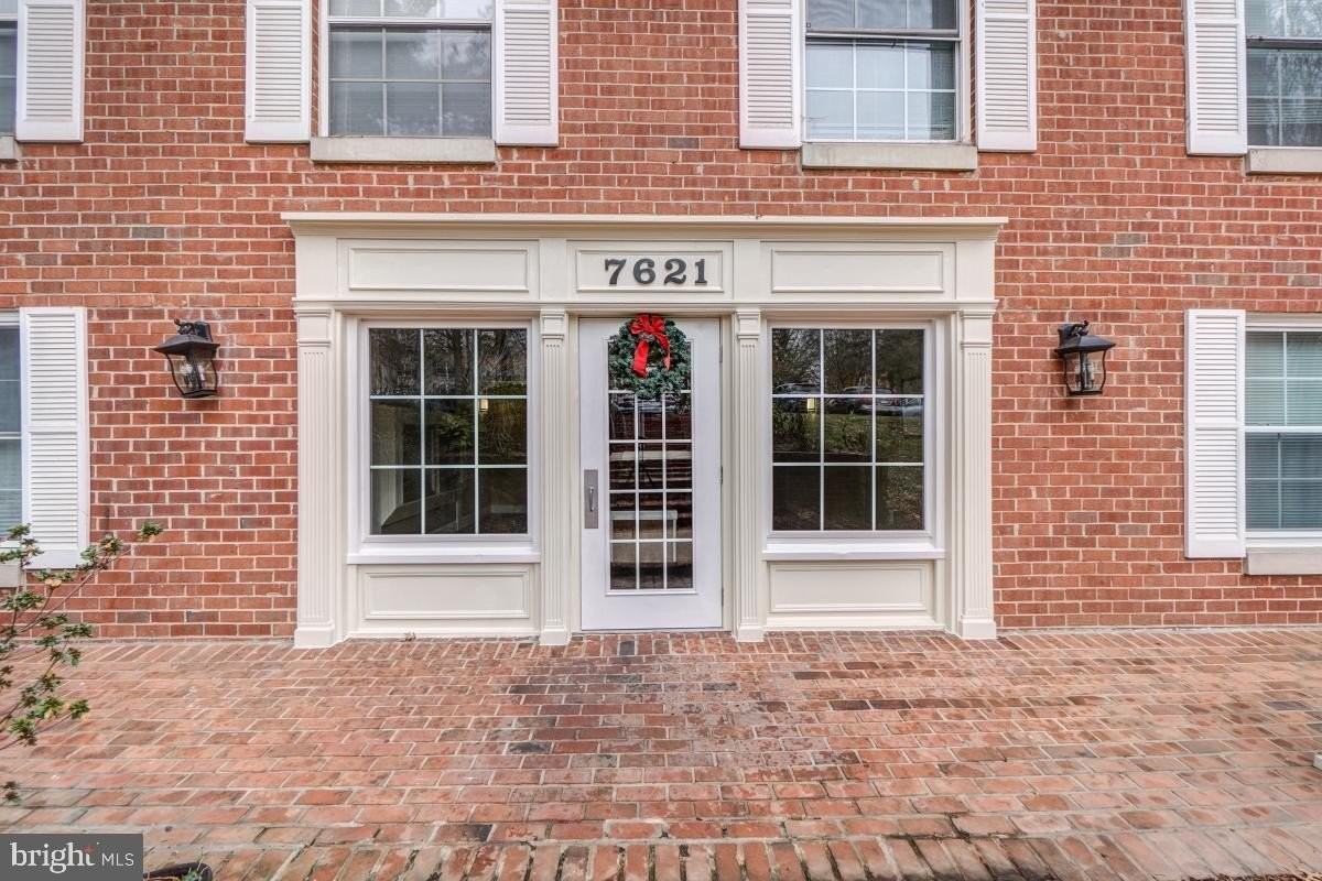 7621 Tremayne Pl Apt 212 #212 - Photo 2 of 44