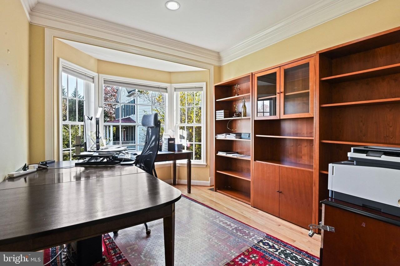 20553 Middlebury St - Photo 5 of 49