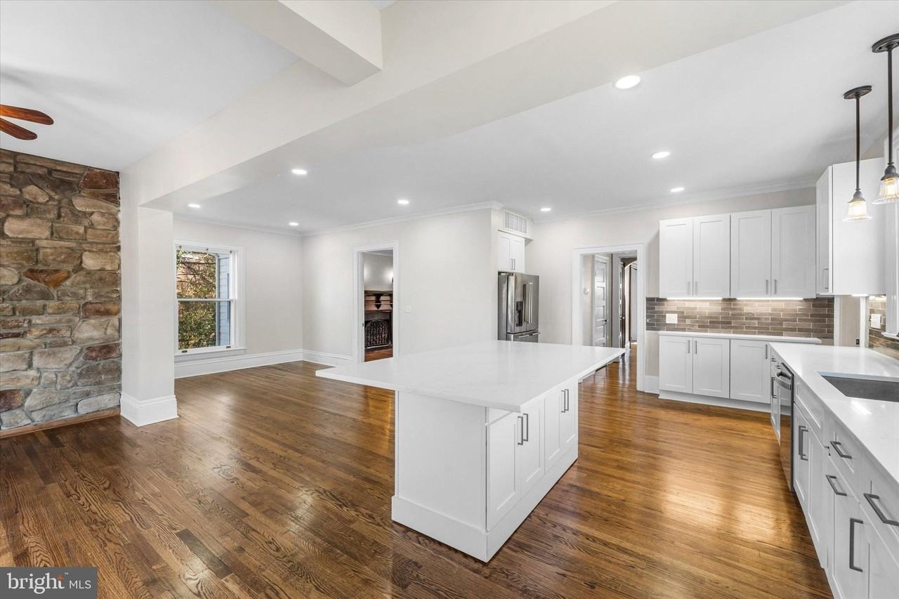 311 W Main St - Photo 7 of 50