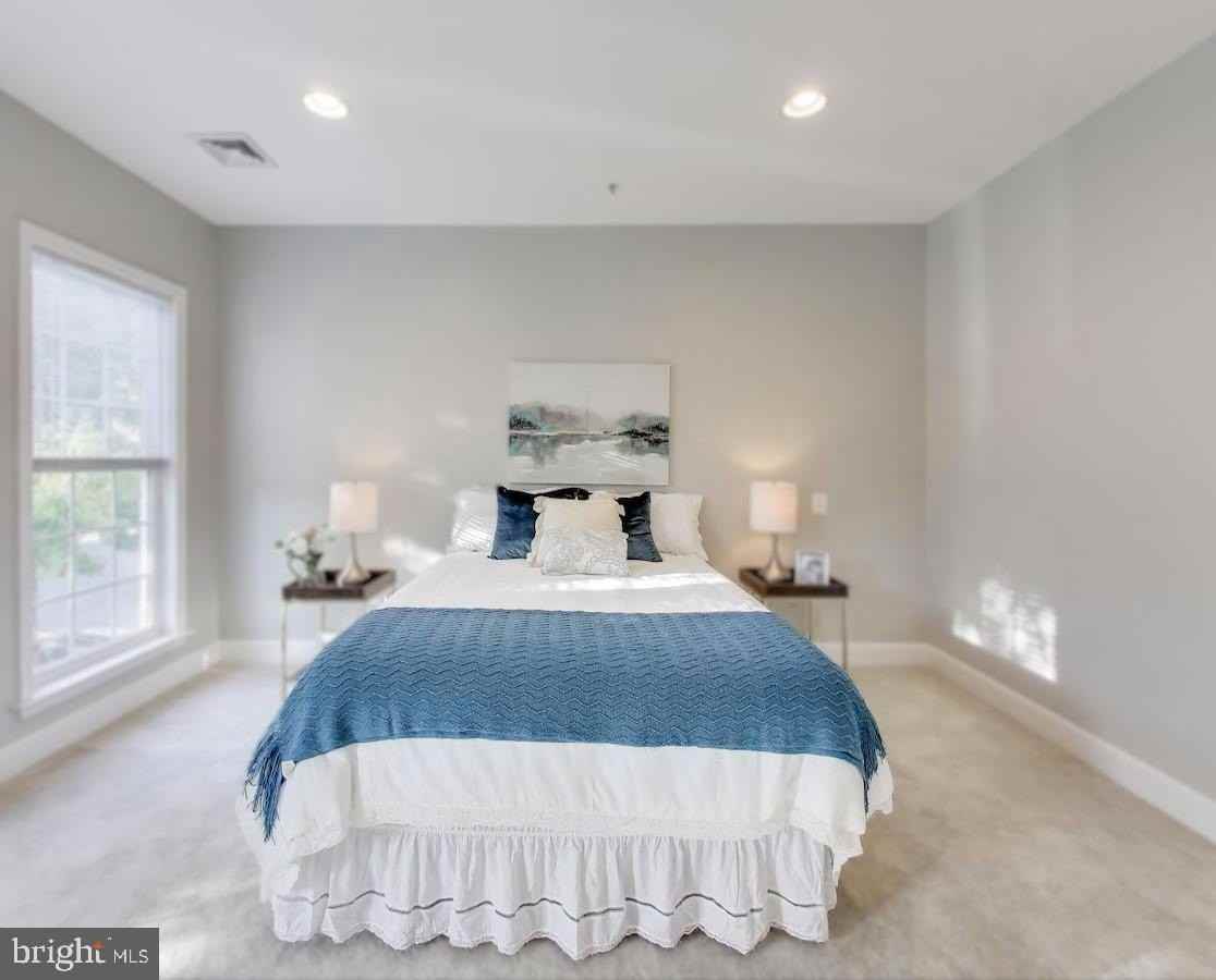 2400 Brookmoor Ln - Photo 3 of 11