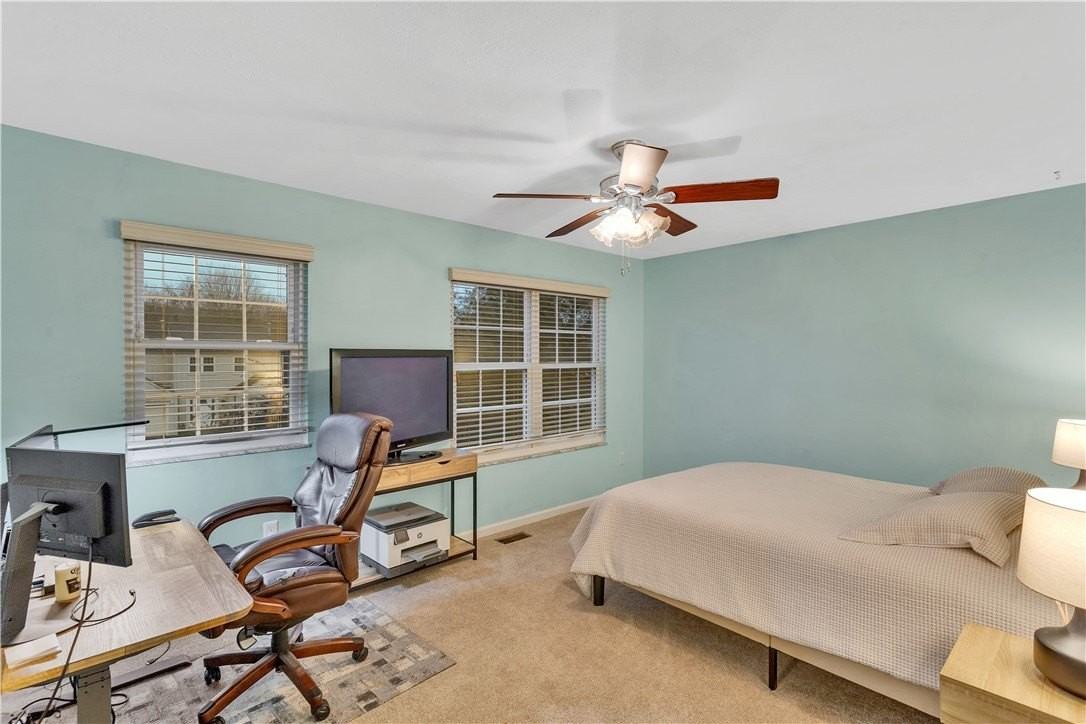 57 Monmouth Dr - Photo 6 of 11