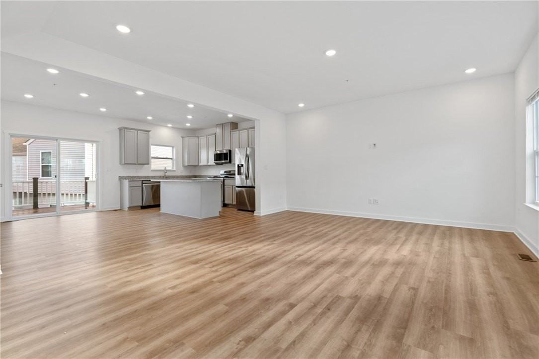 179 Lockheed Dr - Photo 3 of 27