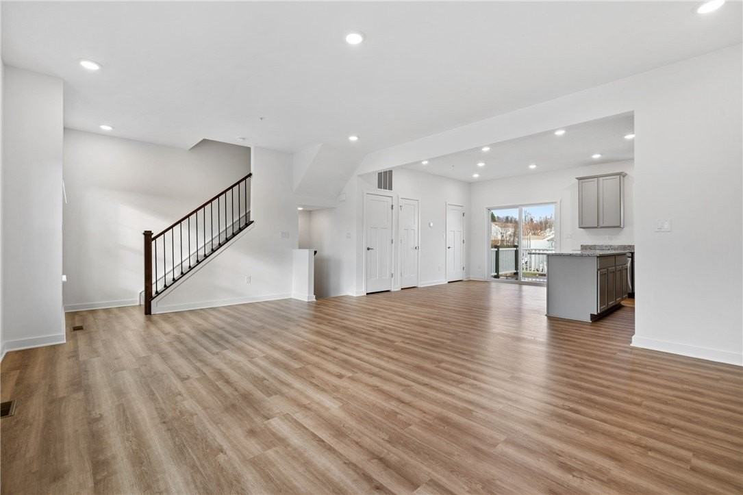 179 Lockheed Dr - Photo 4 of 27