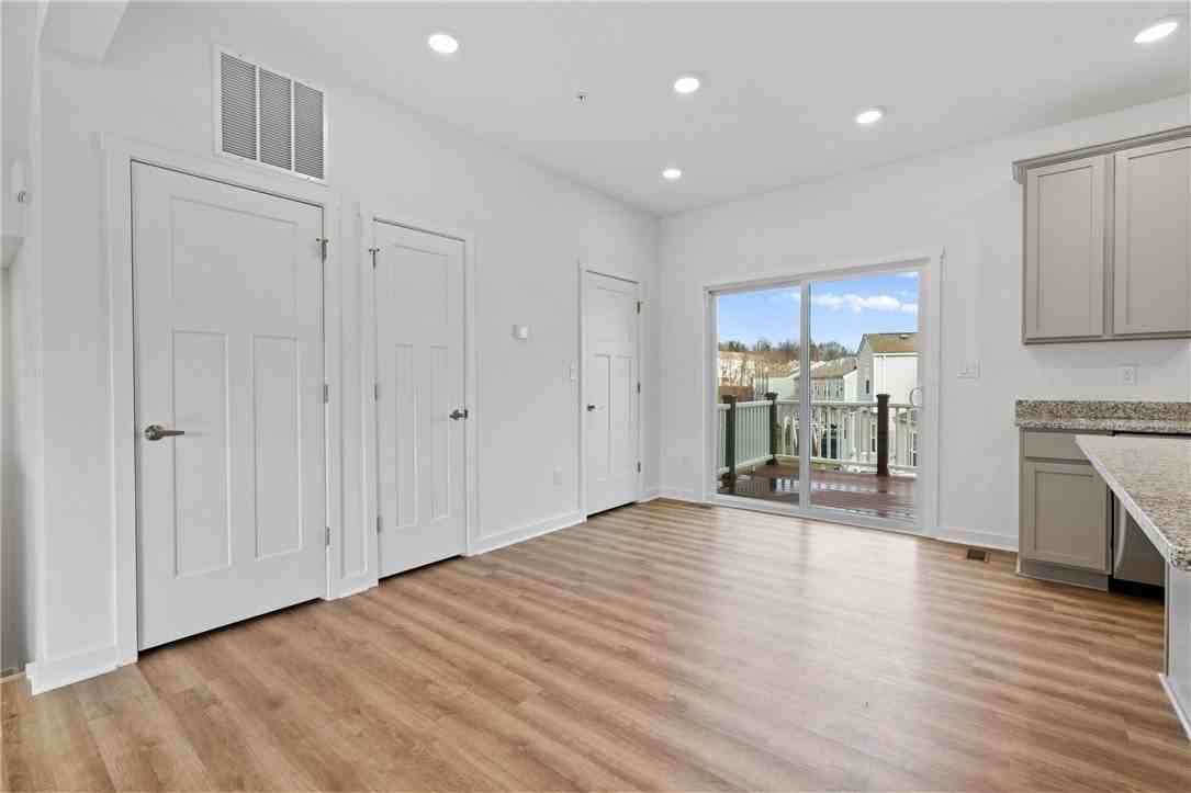 179 Lockheed Dr - Photo 7 of 27