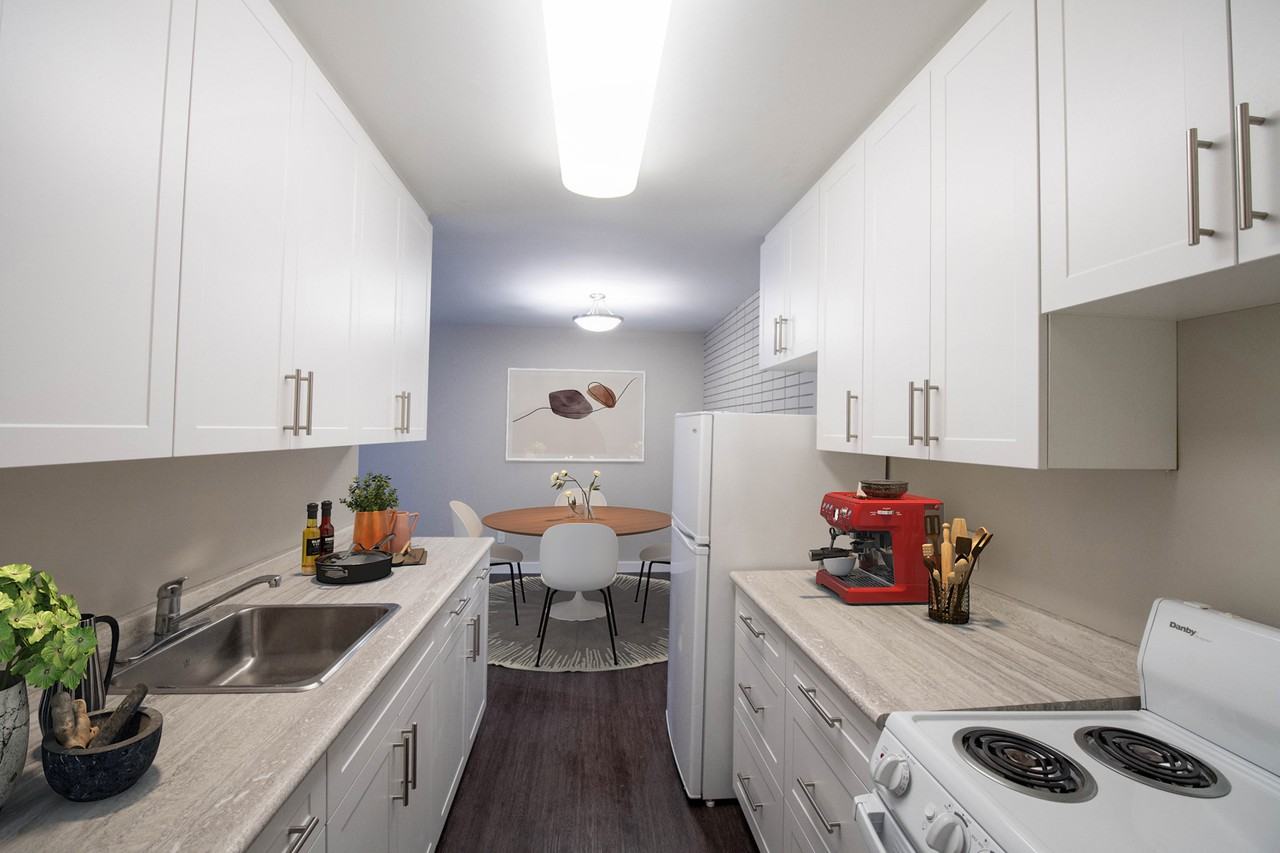 Century Roblin - Photo 3 of 19