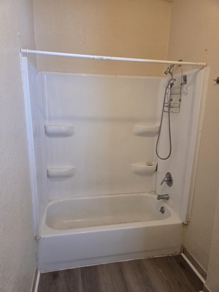 2210 Penn Ave N #1 - Photo 6 of 24