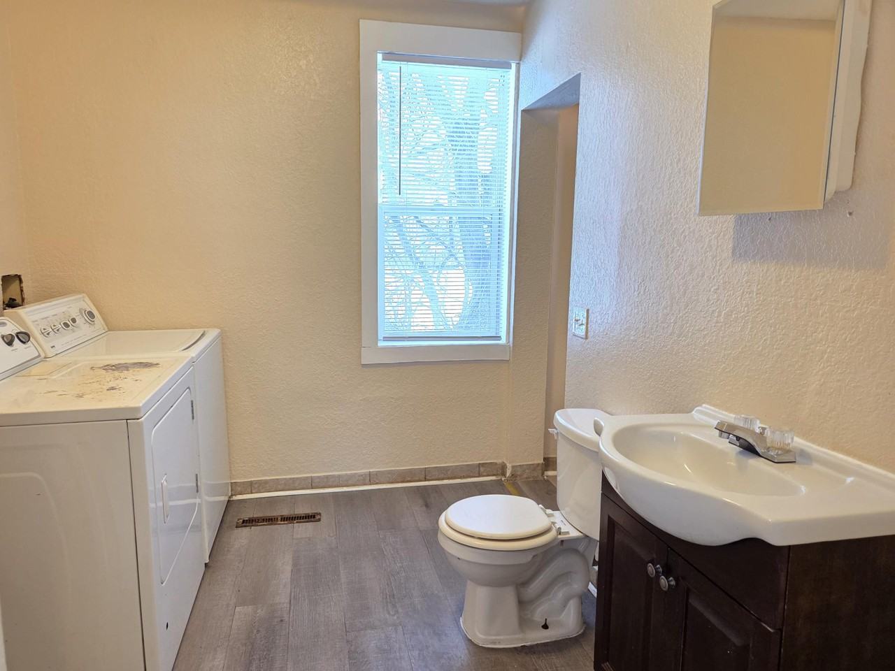 2210 Penn Ave N #1 - Photo 7 of 24