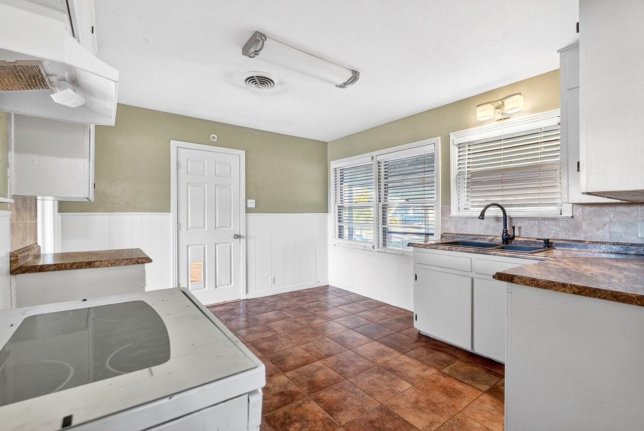 1801 S 47th St #1 - Photo 5 of 13