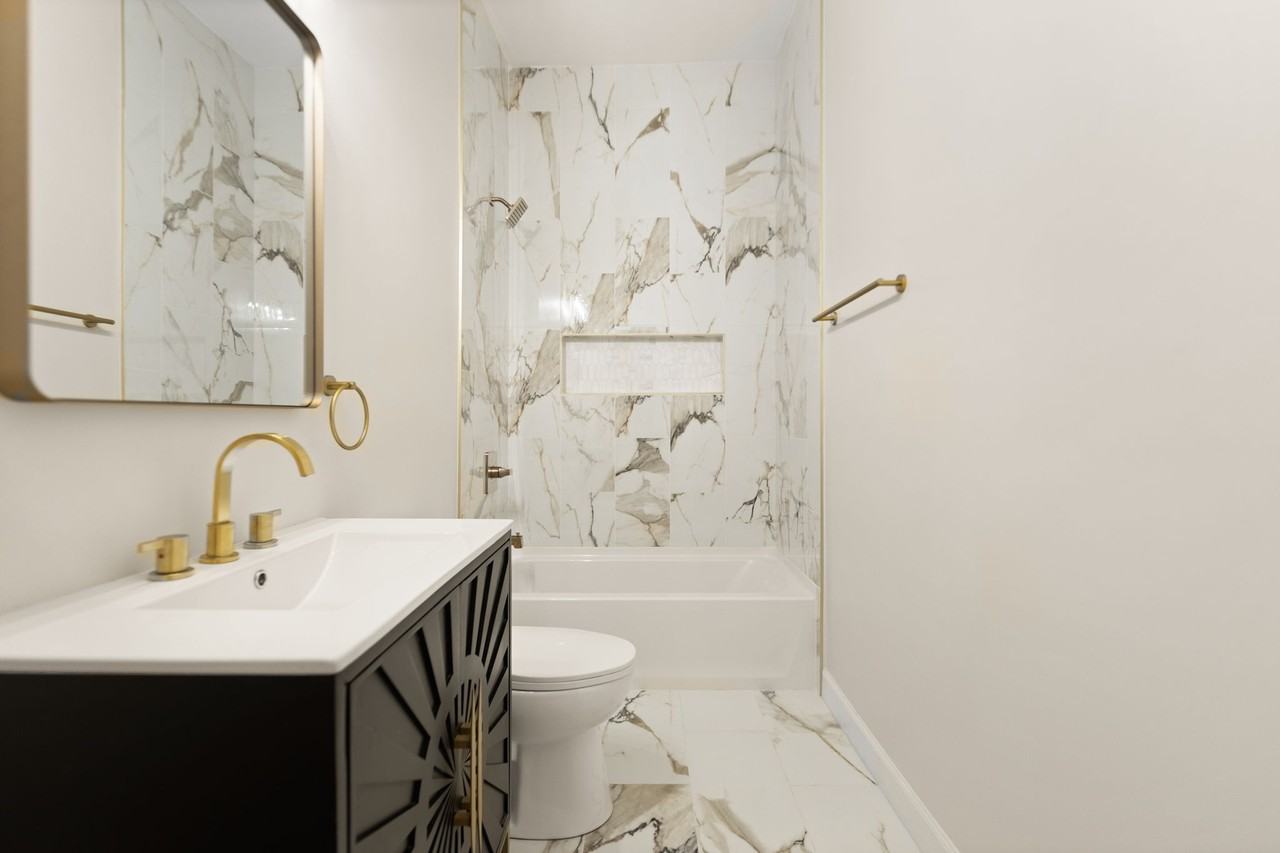 825 E Chestnut St #1 - Photo 4 of 10