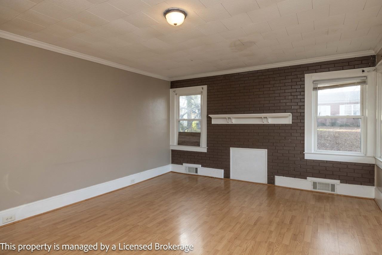 1420 Amhurst St #1 - Photo 4 of 33