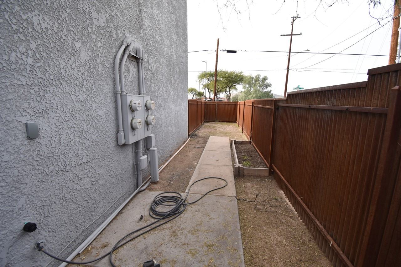 152 E 21st St #1 - Photo 2 of 10