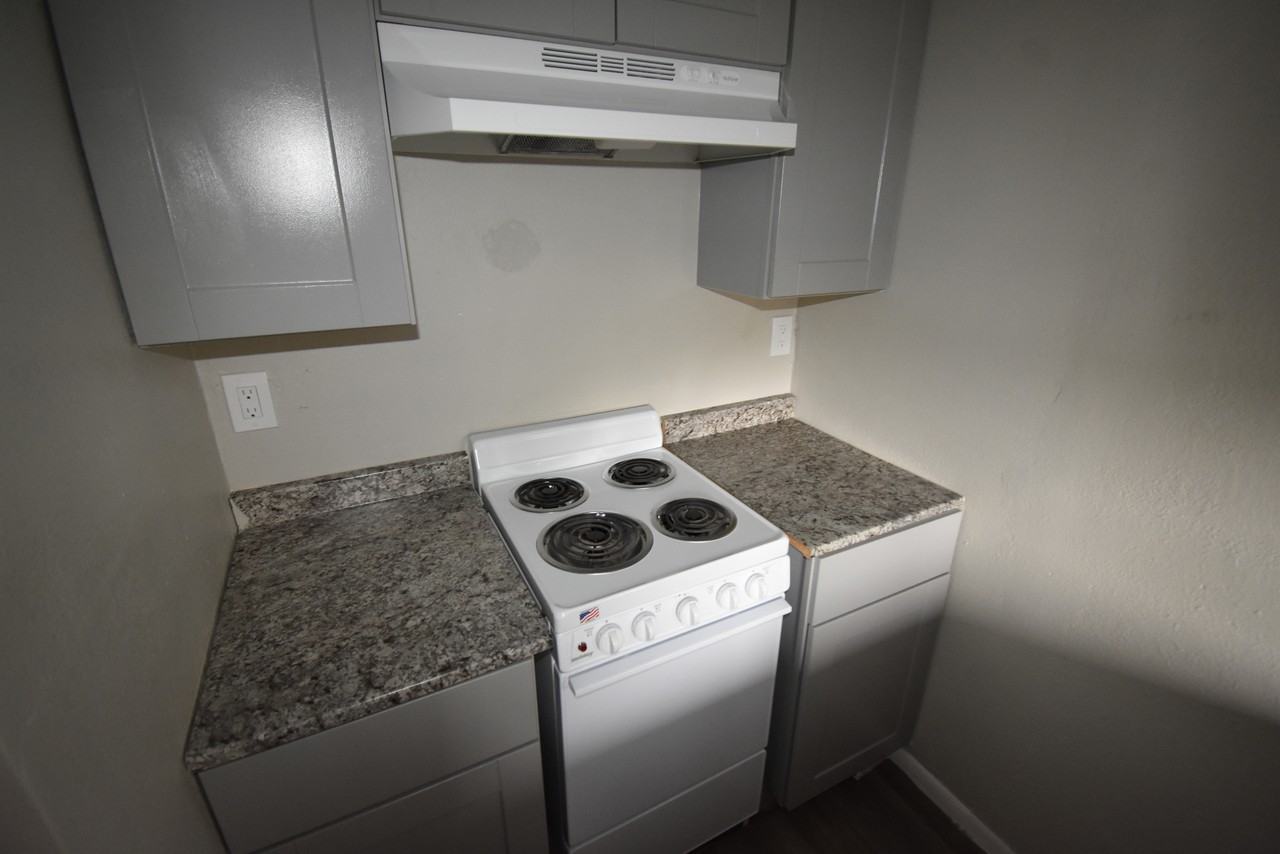 152 E 21st St #1 - Photo 7 of 10