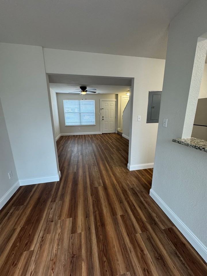 Summer Tree Townhomes, LLC - Photo 7 of 38