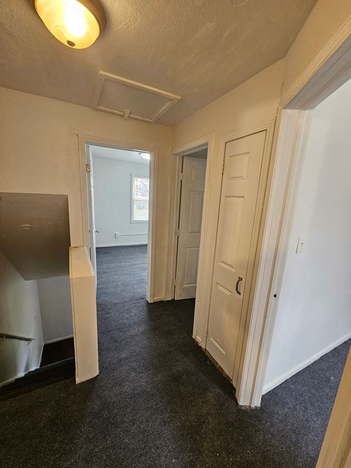 956 S Central Dr - Photo 7 of 10