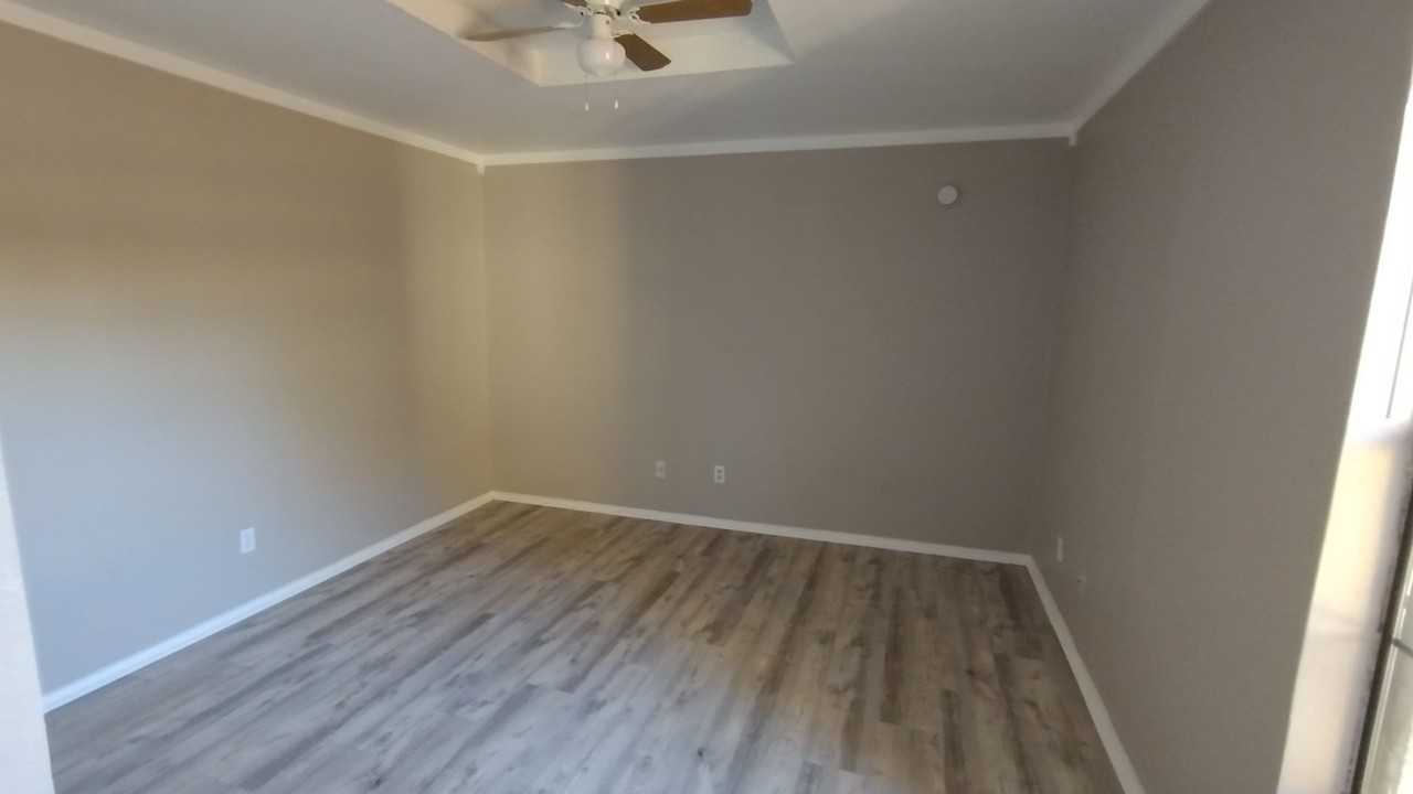 4015 Apache Circle - Photo 5 of 32