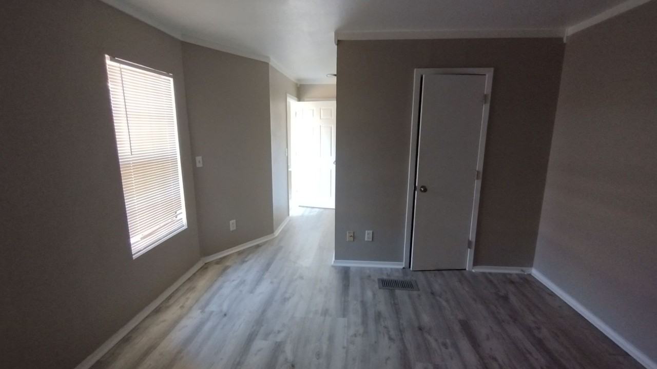 4015 Apache Circle - Photo 6 of 32