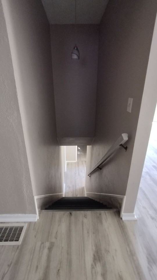 4015 Apache Circle - Photo 7 of 32