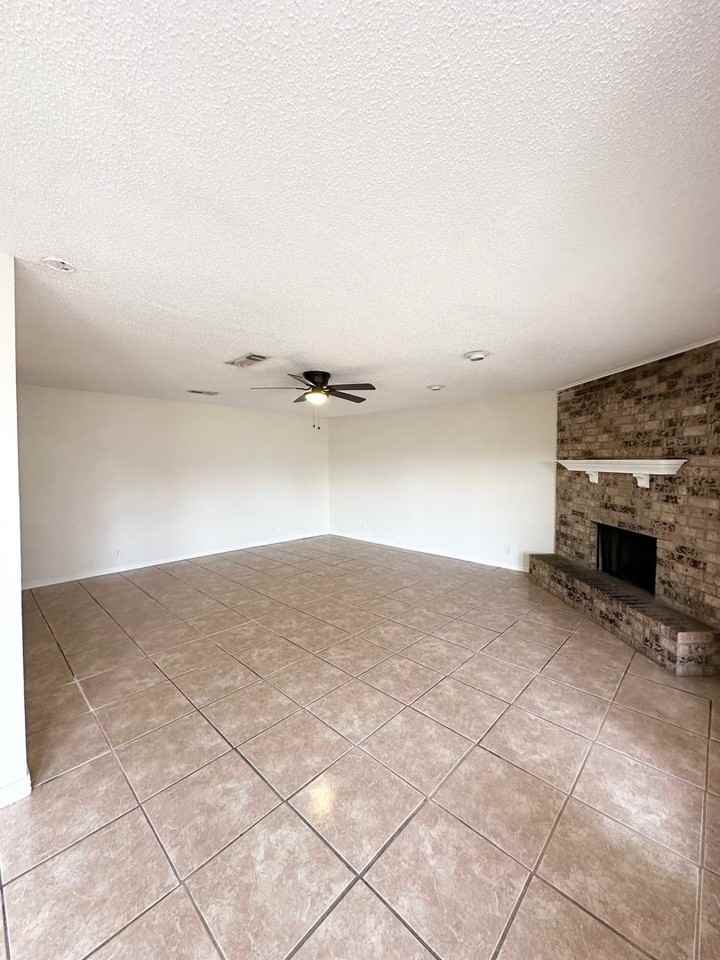 1724 E Pine Ave - Photo 3 of 14