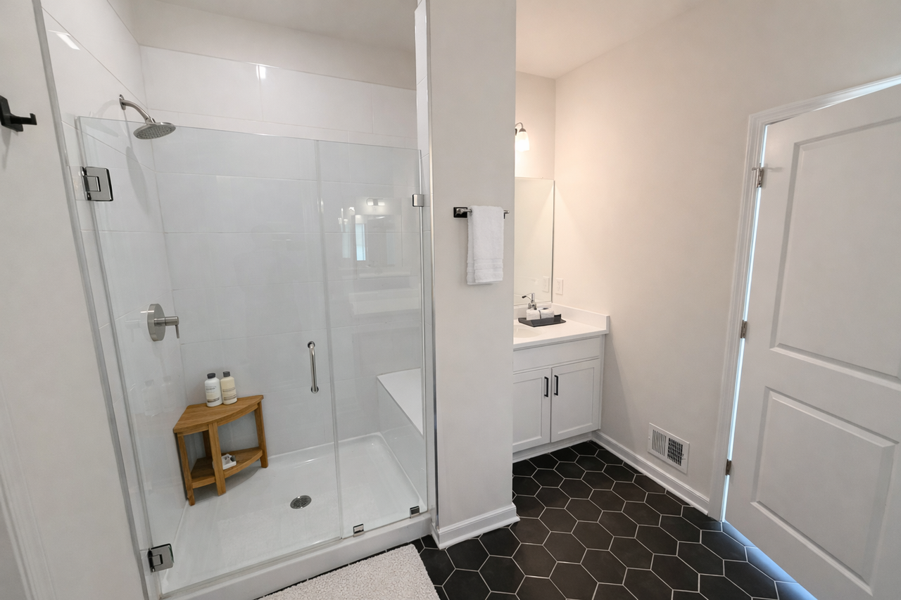 2435 Ownby Ln - Photo 3 of 36