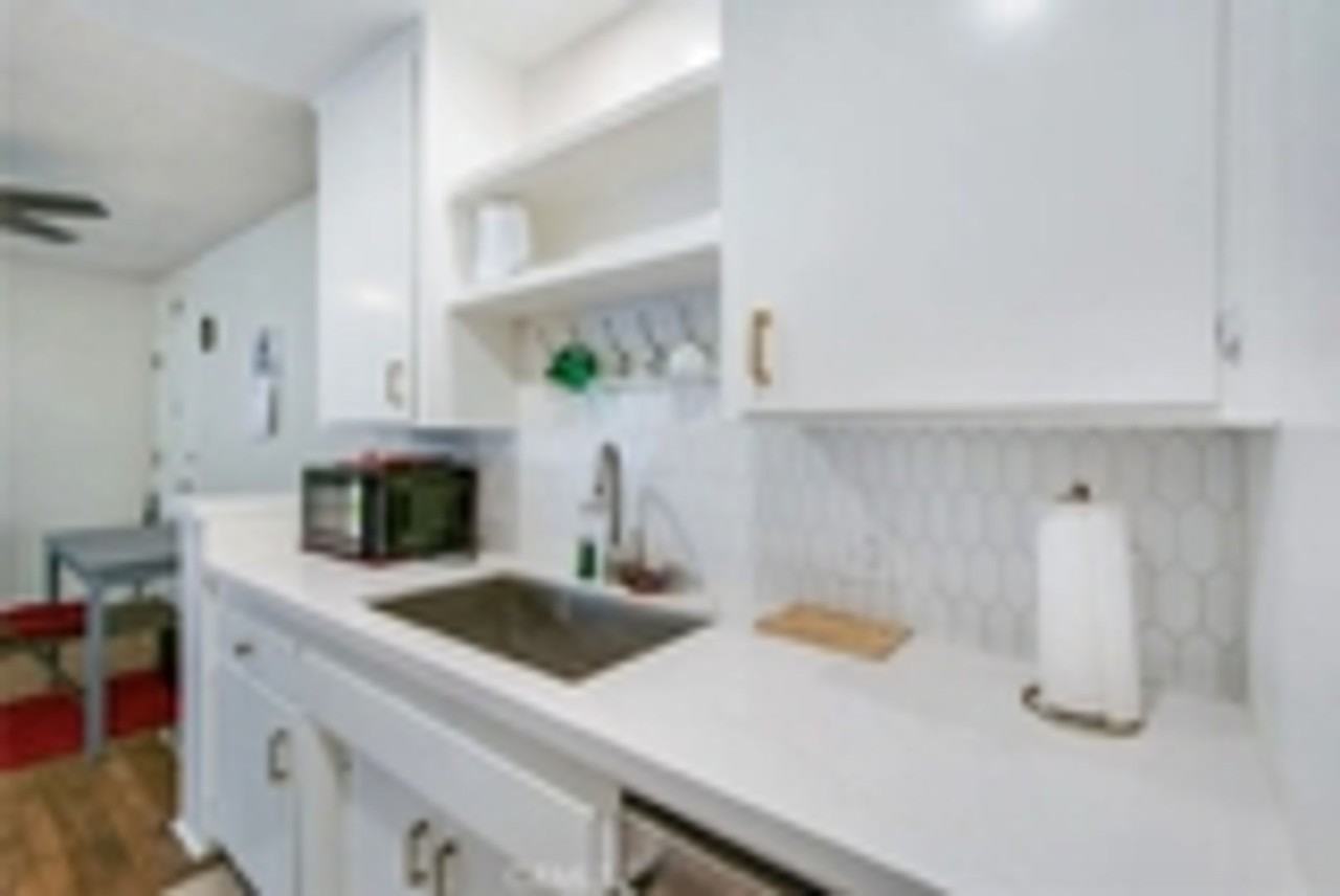 801 E 1st St #15 - Photo 2 of 24