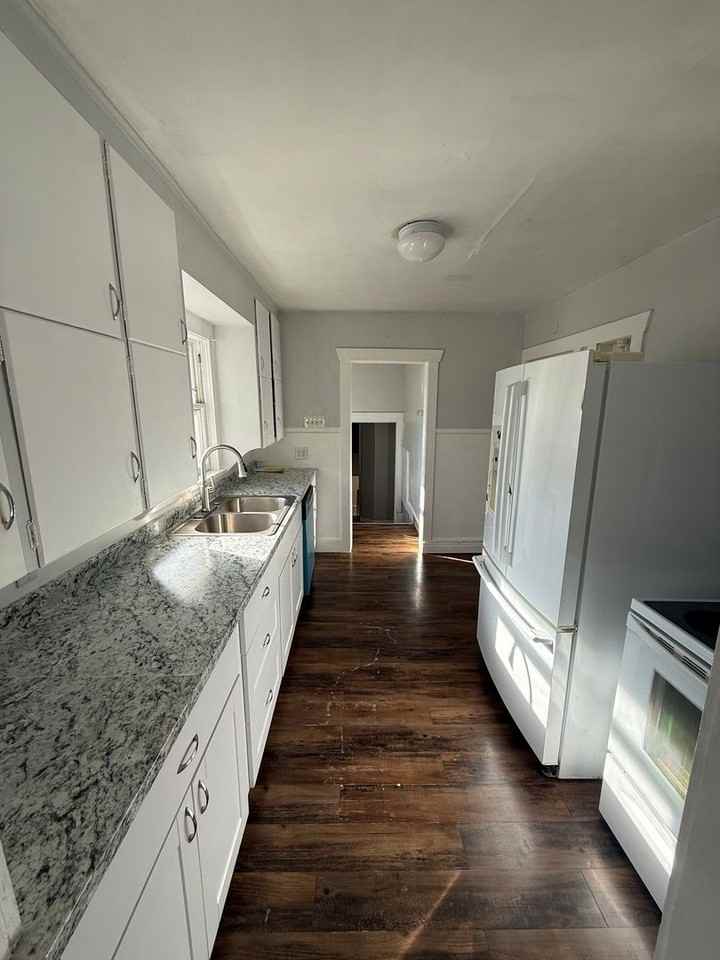 918 S Greenwood Ter - Photo 2 of 21