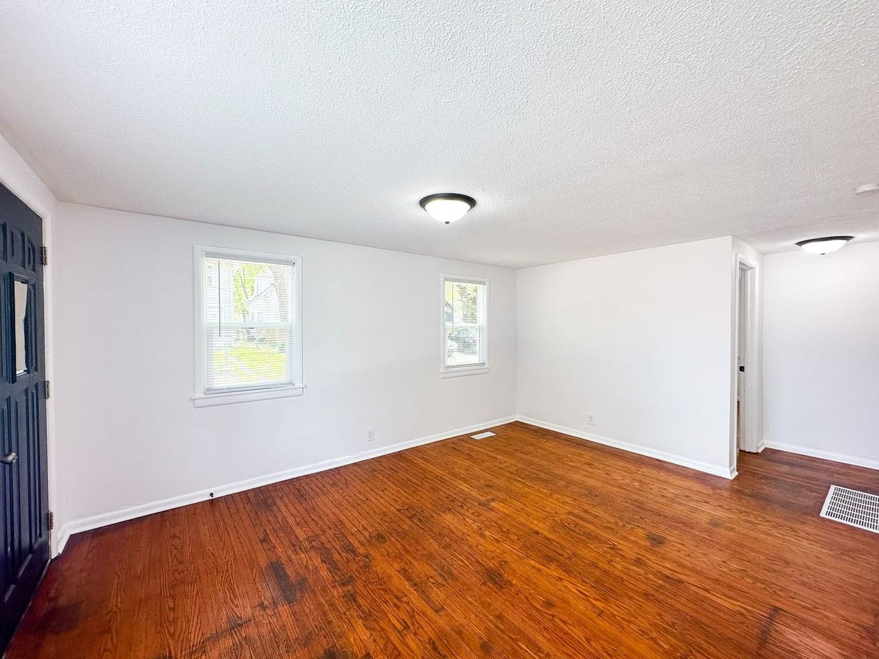 2833 E Vermont St - Photo 7 of 23