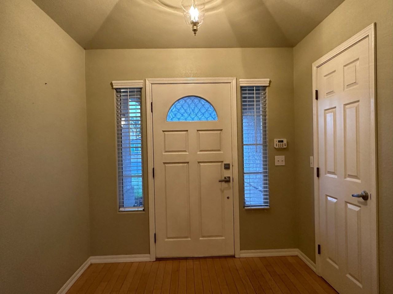 3707 W Hemlock Ct - Photo 4 of 28