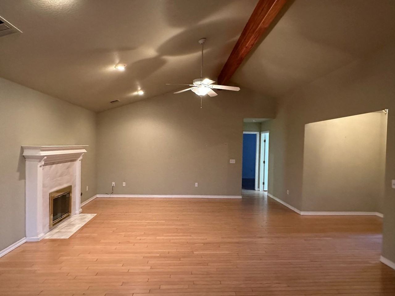 3707 W Hemlock Ct - Photo 5 of 28