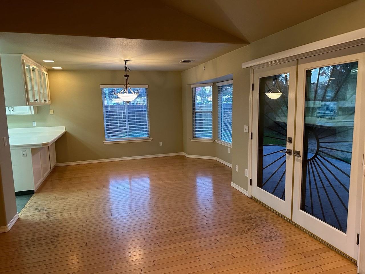 3707 W Hemlock Ct - Photo 7 of 28