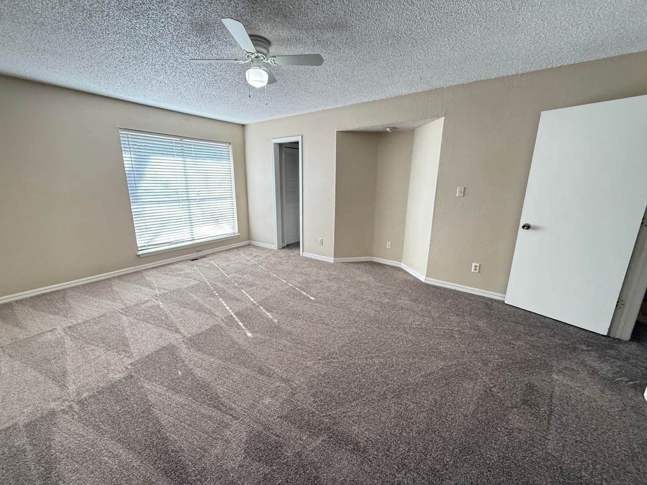 6910 E 93rd St - Photo 7 of 24