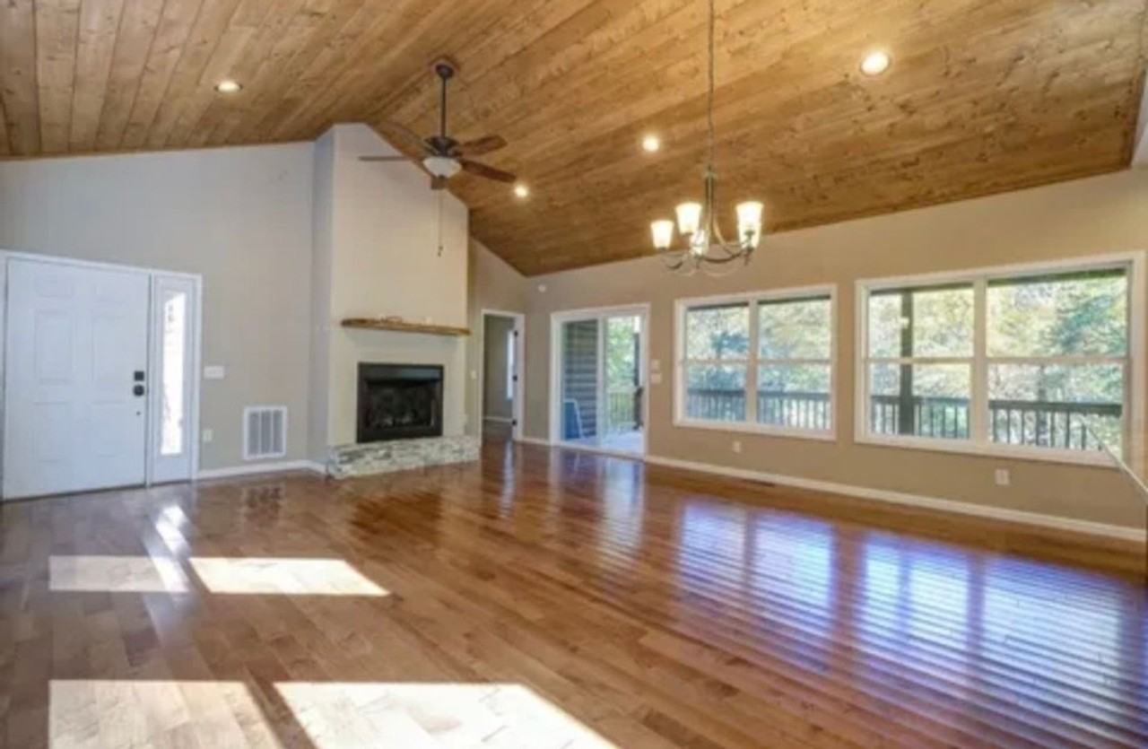 127 Gardenia Ct - Photo 7 of 13