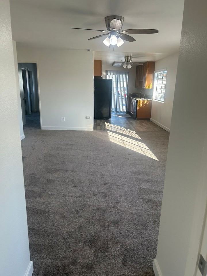 215 S Lincoln Ave - Photo 4 of 36