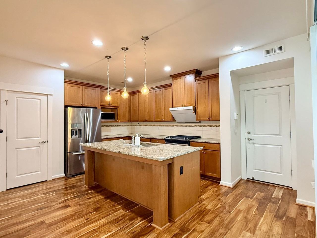 4405 186th Pl Se - Photo 3 of 34