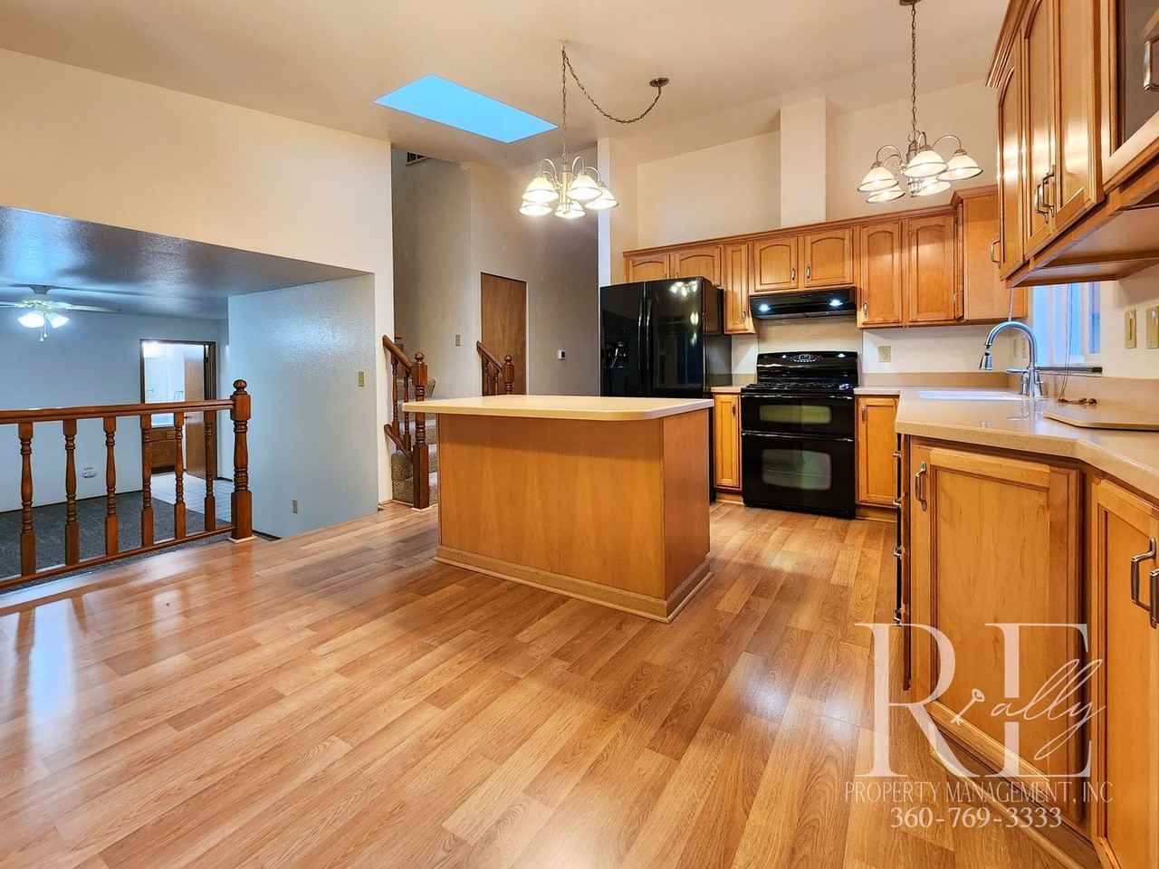 1413 Nw Island Lake Rd - Photo 7 of 31