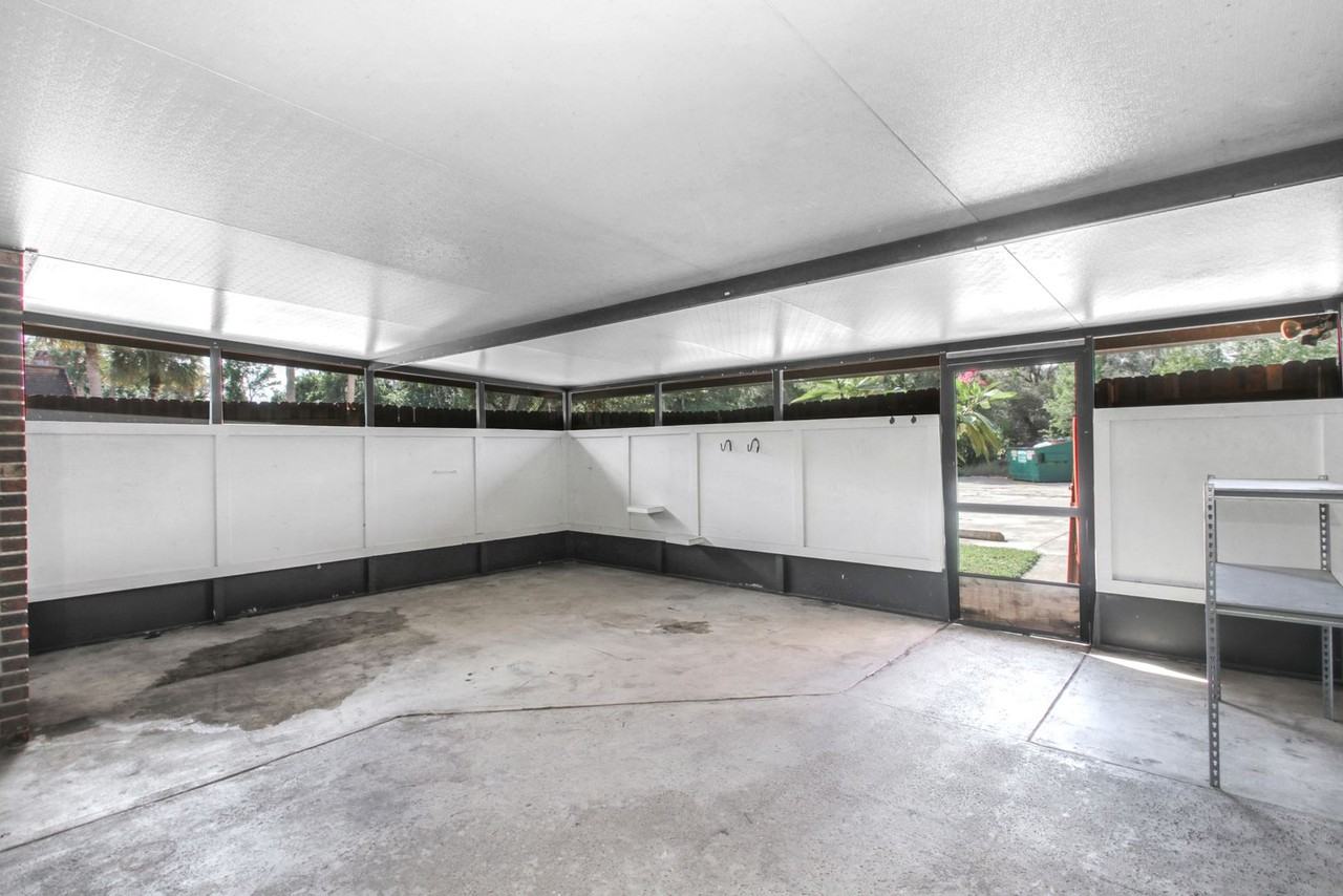 401 Terrace Ct - Photo 3 of 22