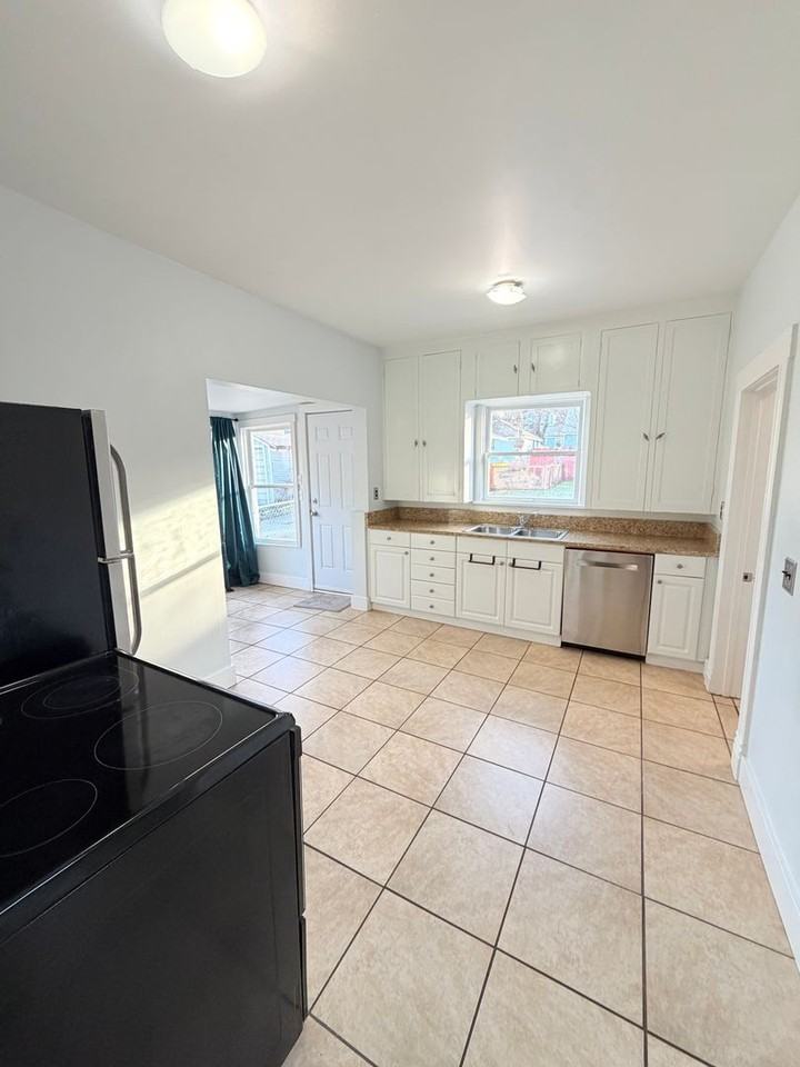 1308 E 11th Ave - Photo 5 of 14