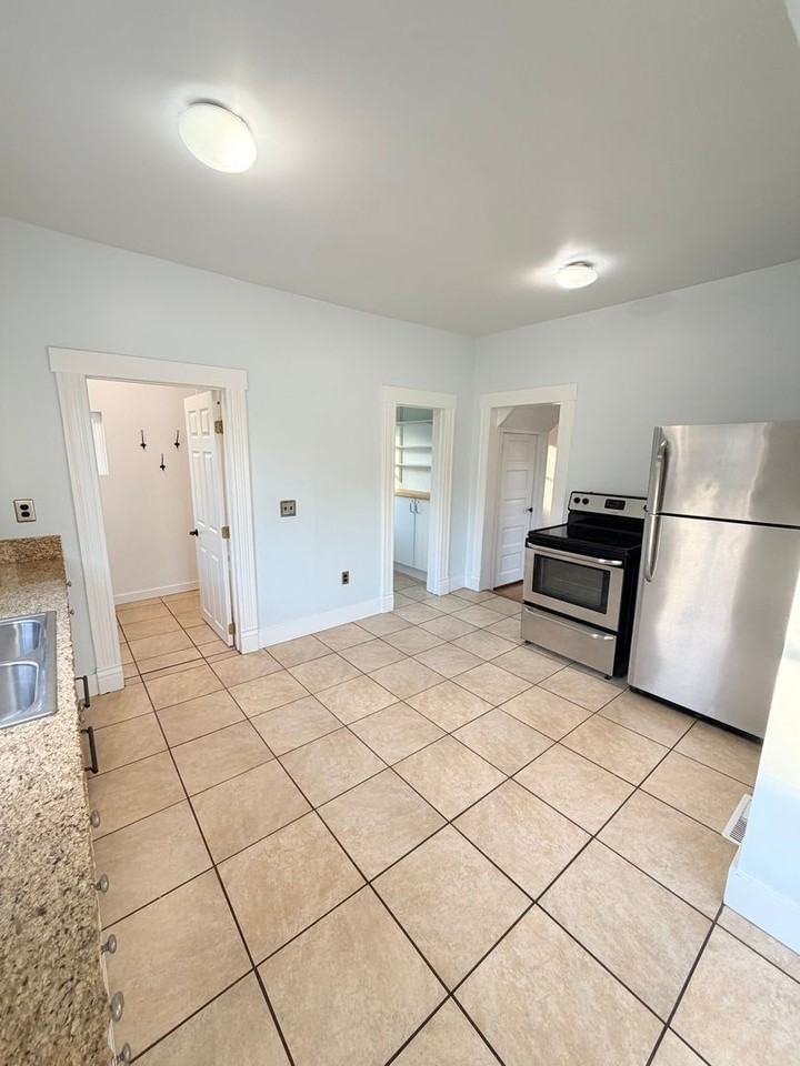 1308 E 11th Ave - Photo 6 of 14