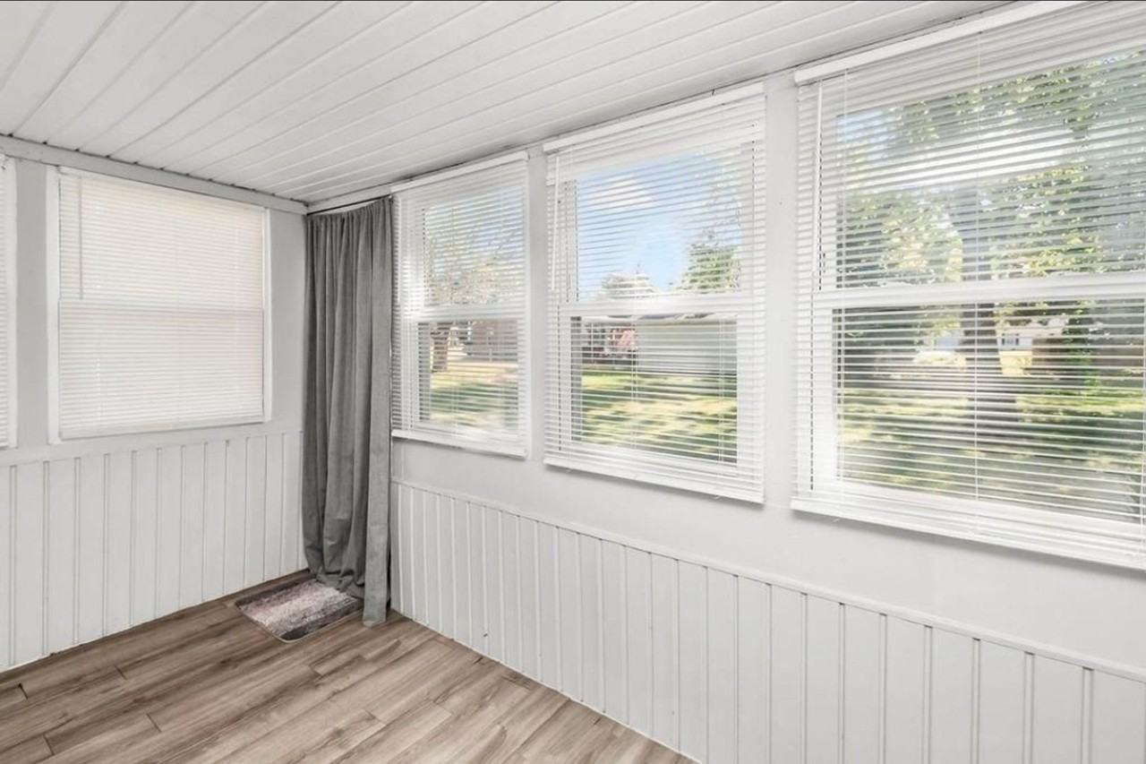 3205 Allen St - Photo 4 of 12