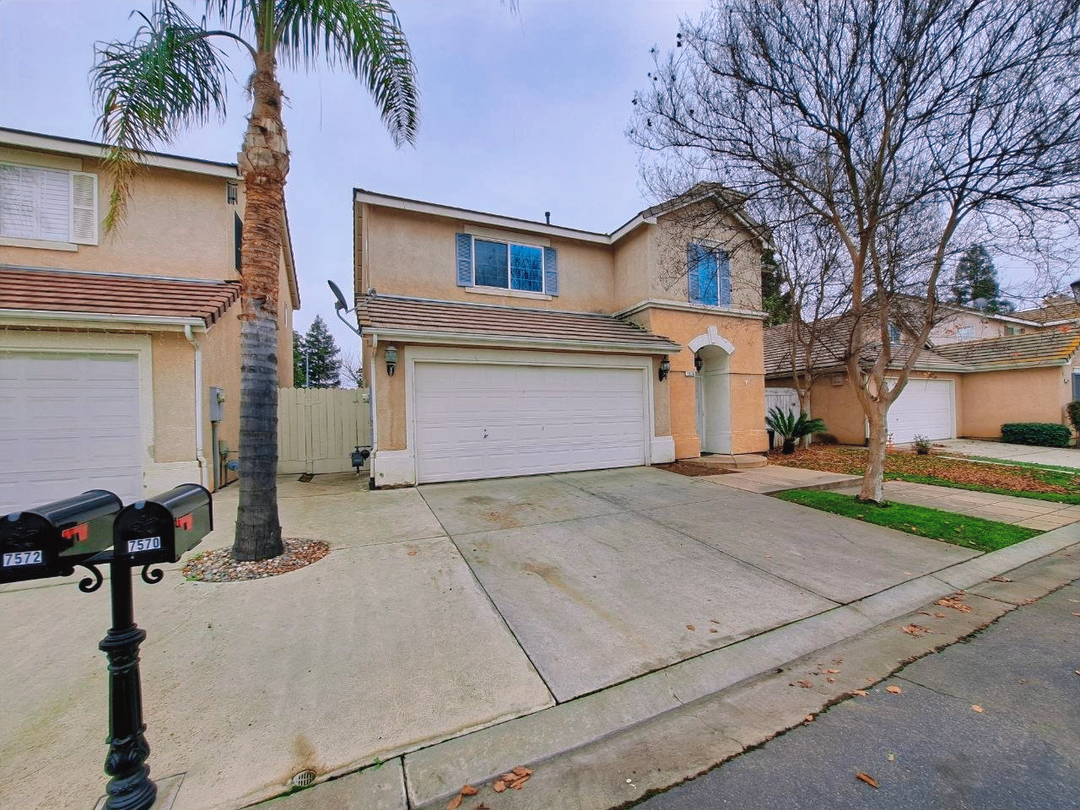 7570 N Trellis Cir - Photo 2 of 16