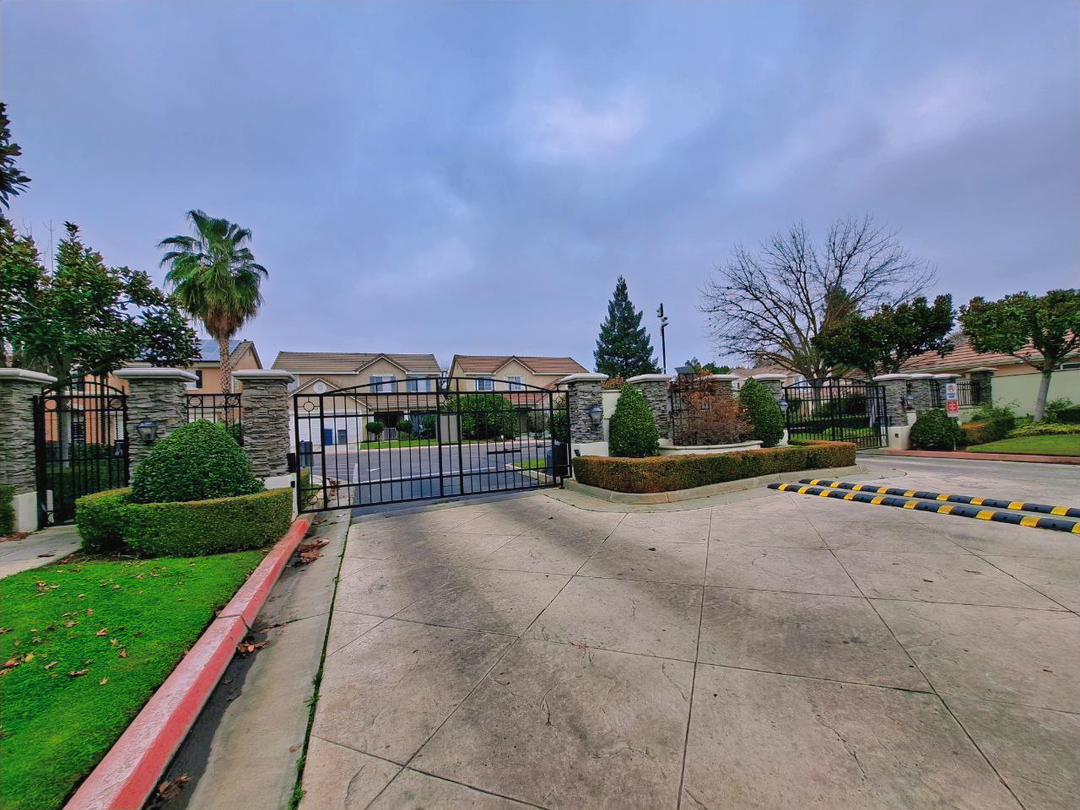 7570 N Trellis Cir - Photo 4 of 16