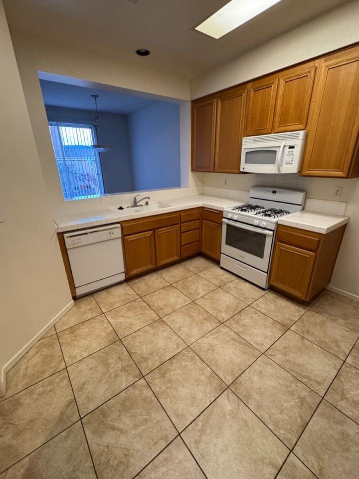 2280 Lago Ventana - Photo 2 of 18