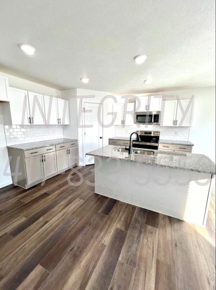 800 Hoffman Hills Blvd - Photo 5 of 17