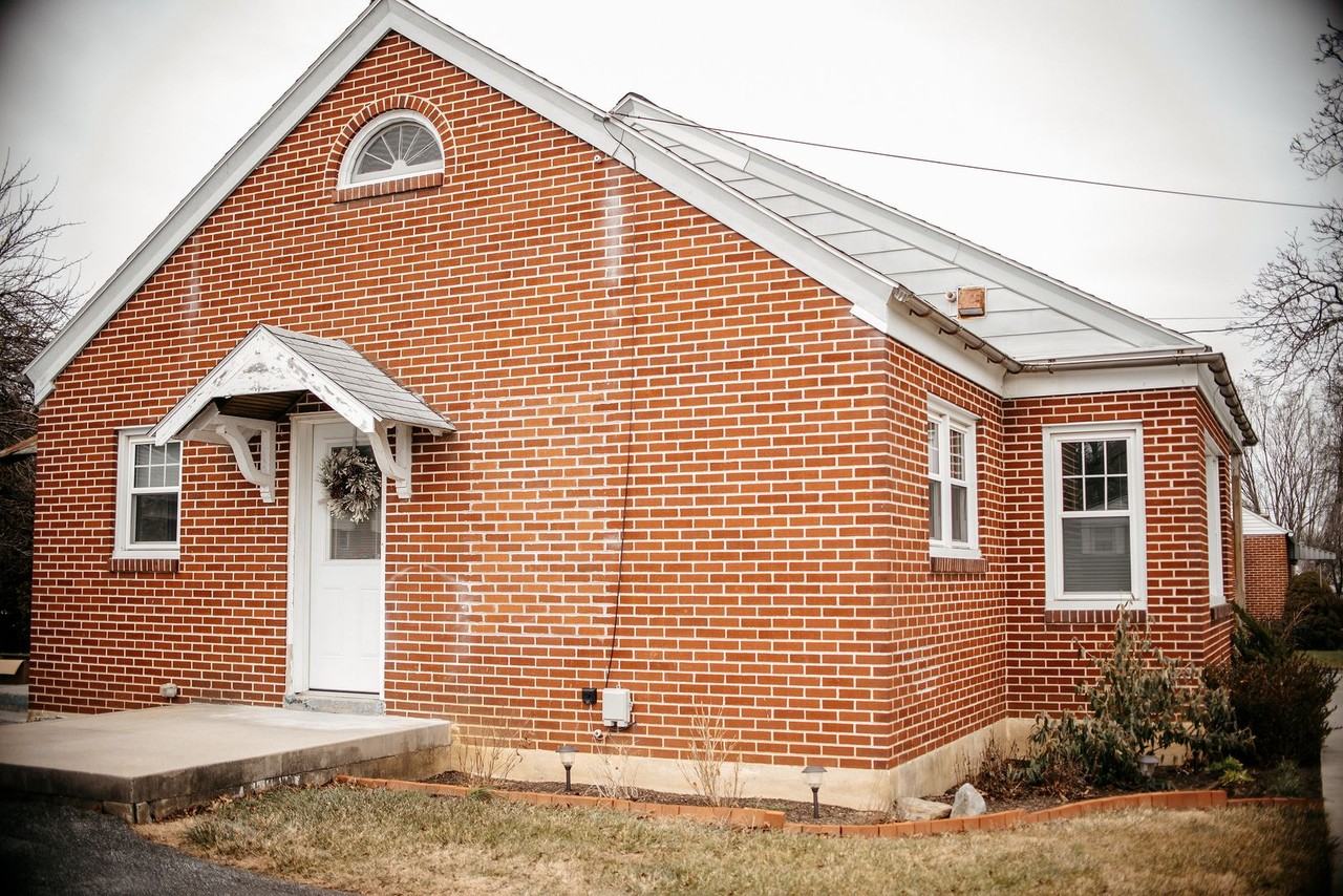 1104 Anderson Ferry Rd - Photo 2 of 38