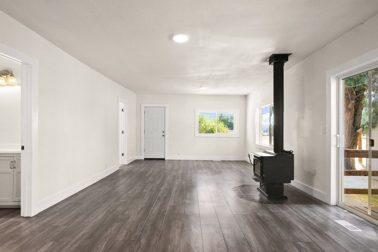 103 N Oak St - Photo 6 of 20