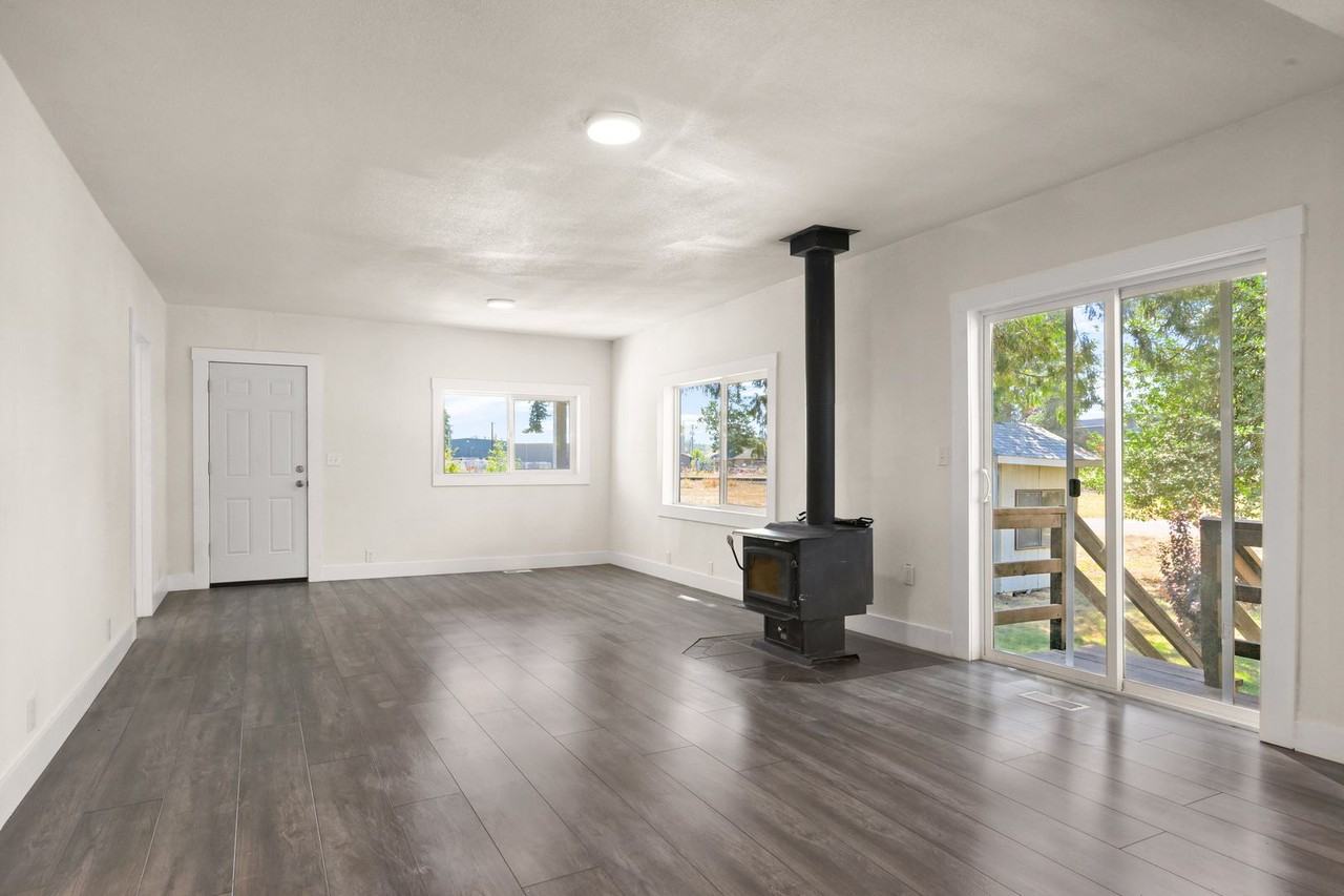 103 N Oak St - Photo 7 of 20